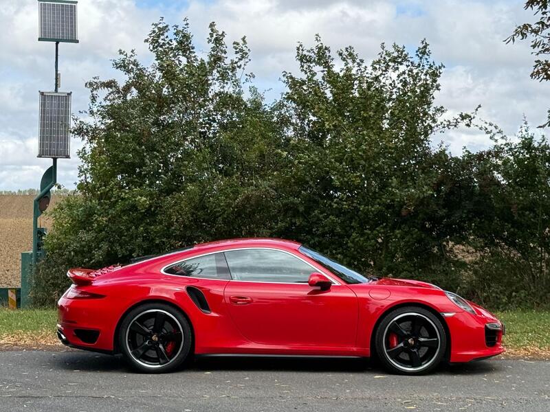 Porsche 911 view 12