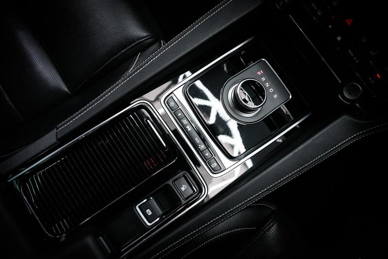 Jaguar F-Pace view 4