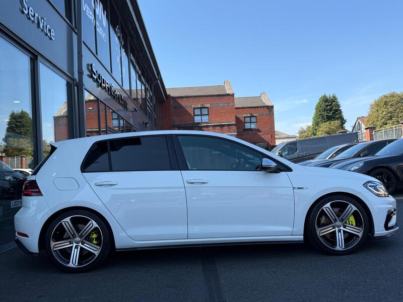 Volkswagen Golf view 3