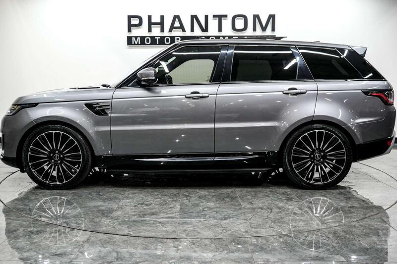 Land Rover Range Rover Sport view 3