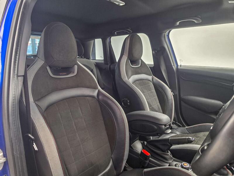 Mini Cooper view 7