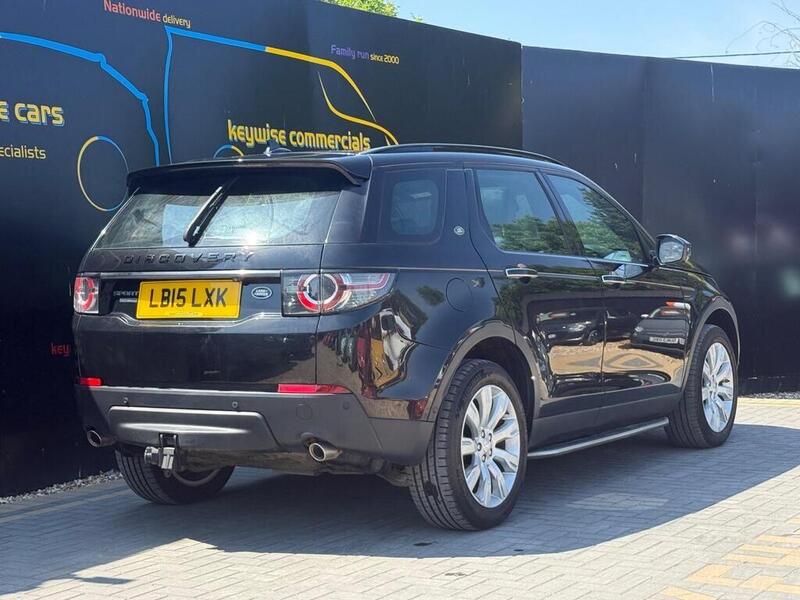Land Rover Discovery Sport view 5