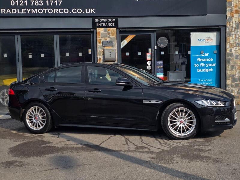 Jaguar Xe view 3