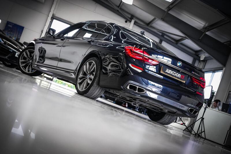 BMW 7 Series view 6