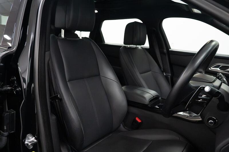 Land Rover Range Rover Velar view 2
