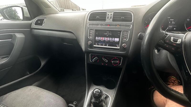 2017 Volkswagen Polo — photo 8