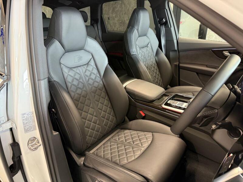 Audi SQ7 view 28