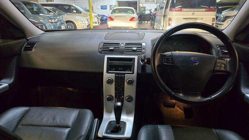 Volvo V50 view 4