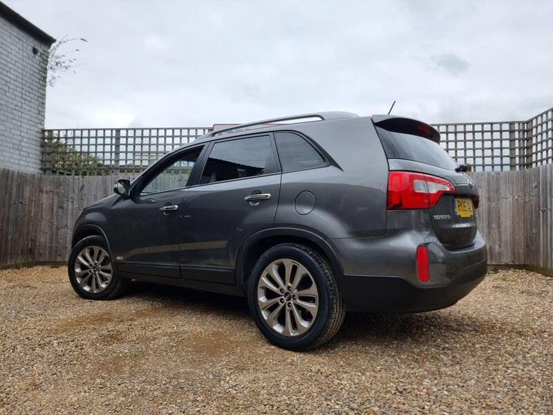 Kia Sorento view 4