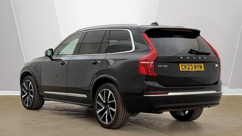 Volvo XC90 view 3