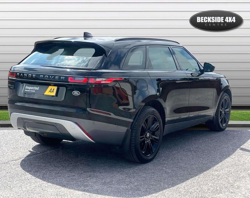 Land Rover Range Rover Velar view 3