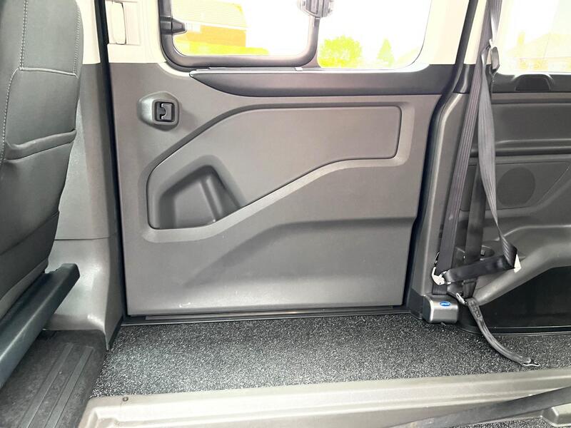 Ford Tourneo Custom view 55