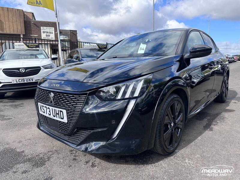 Peugeot 208 view 3