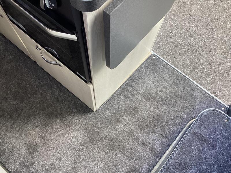 Auto-Sleepers Warwick XL — image 40