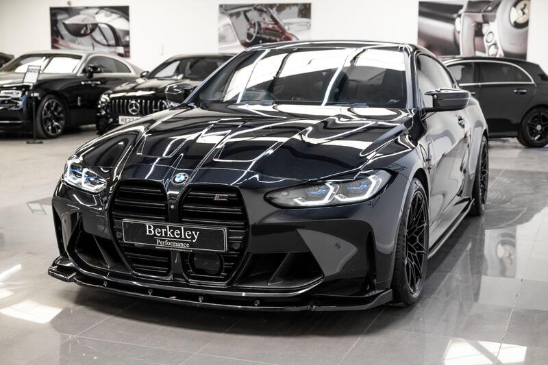 BMW M4 view 4
