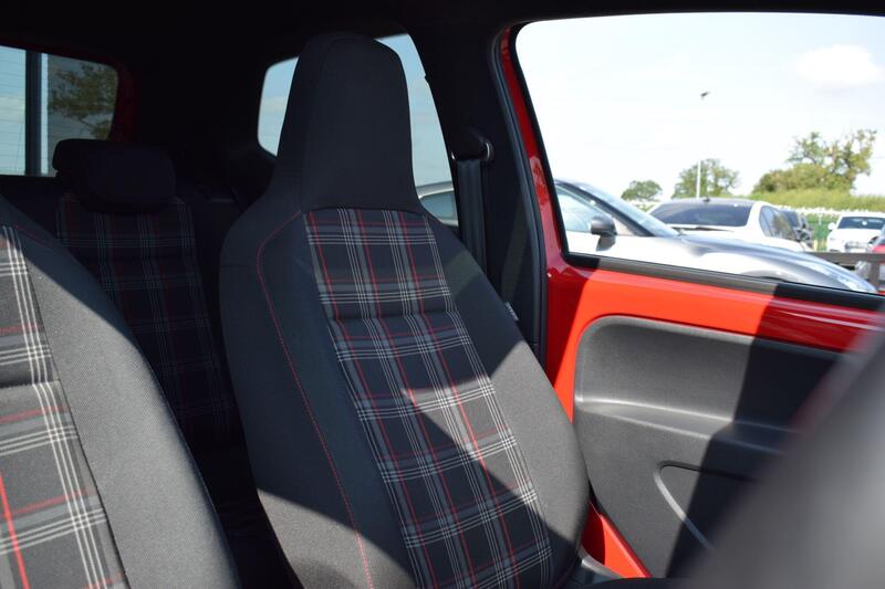 Volkswagen Up! view 5
