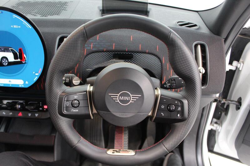 2024 MINI Electric Countryman in White — image 46 of 90