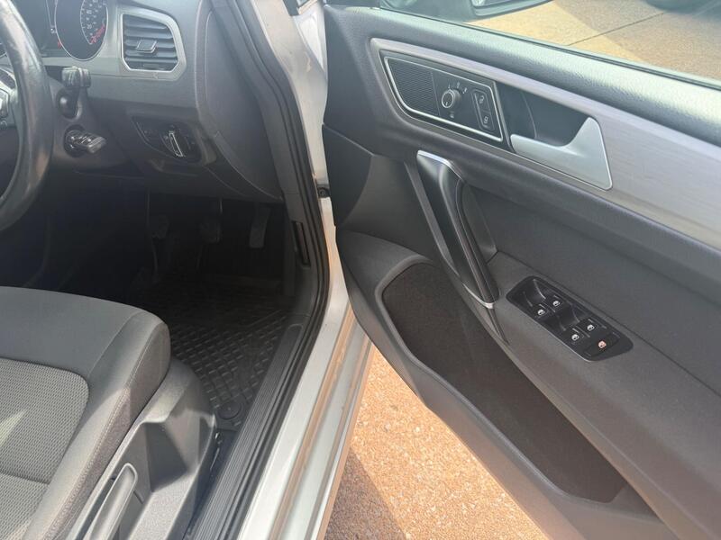Volkswagen Golf Sportsvan view 5