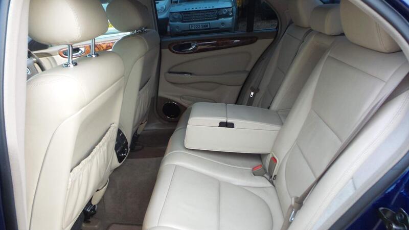Jaguar XJ view 13