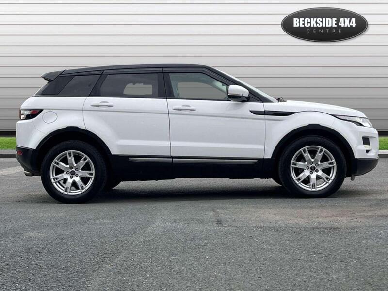 Land Rover Range Rover Evoque view 2