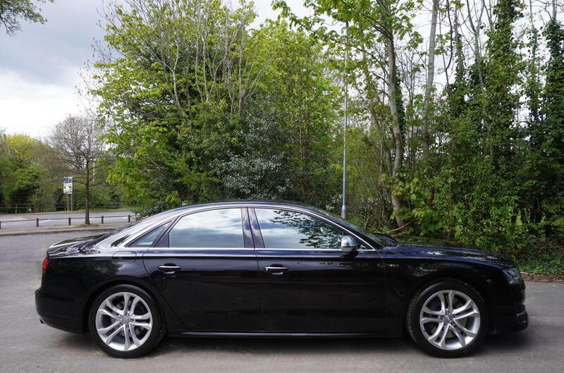 Audi Audi S8 view 6