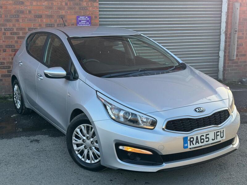 Kia Ceed main image