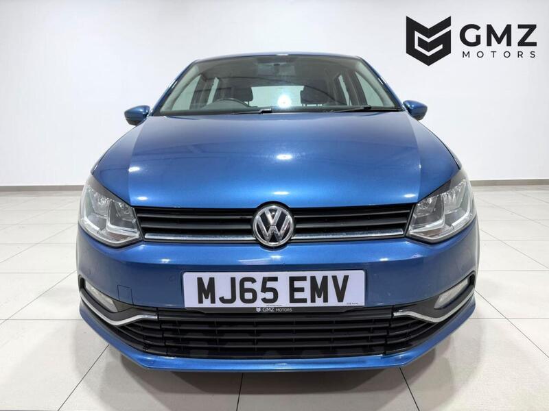 Volkswagen Polo view 2