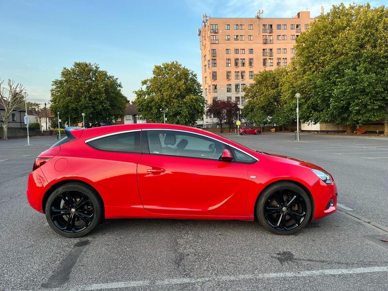 Vauxhall Astra GTC view 7