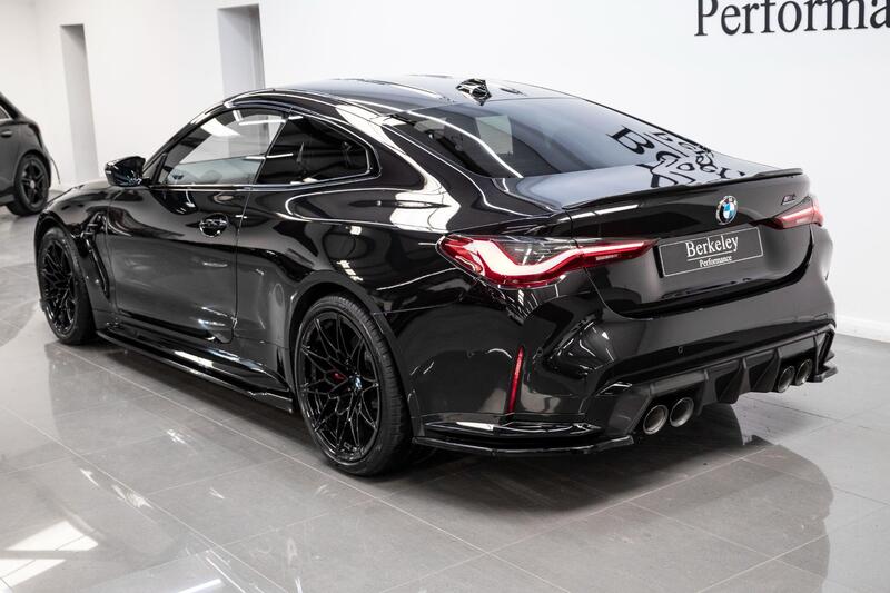 BMW M4 view 5