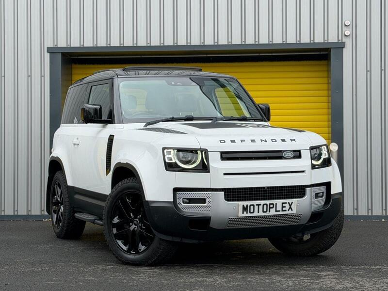 Land Rover Defender view 3