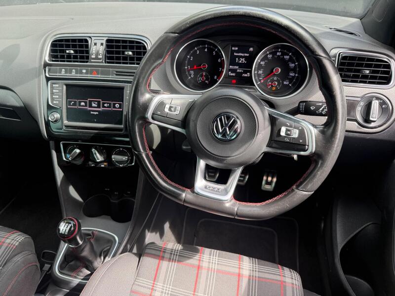 Volkswagen Polo view 2