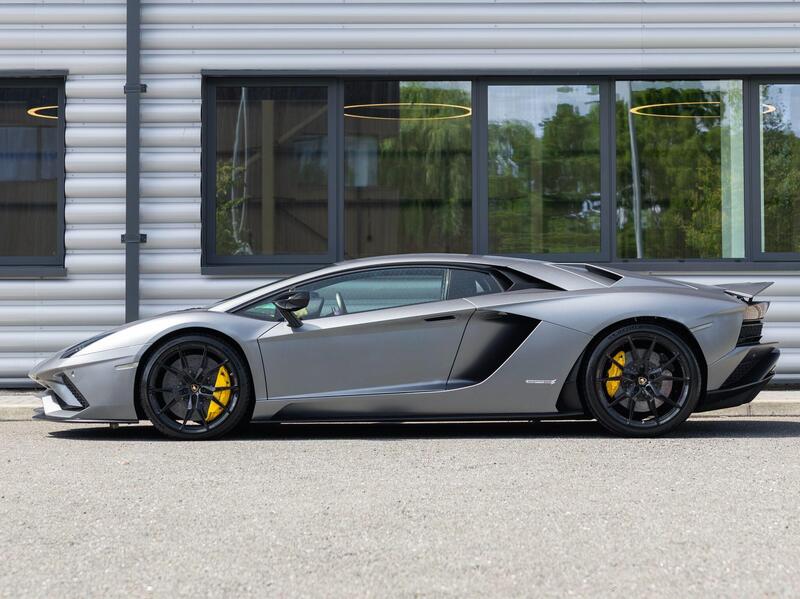 Lamborghini Aventador view 6