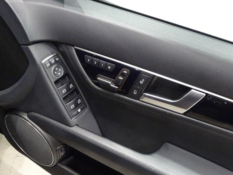 Mercedes-Benz C-Class view 61