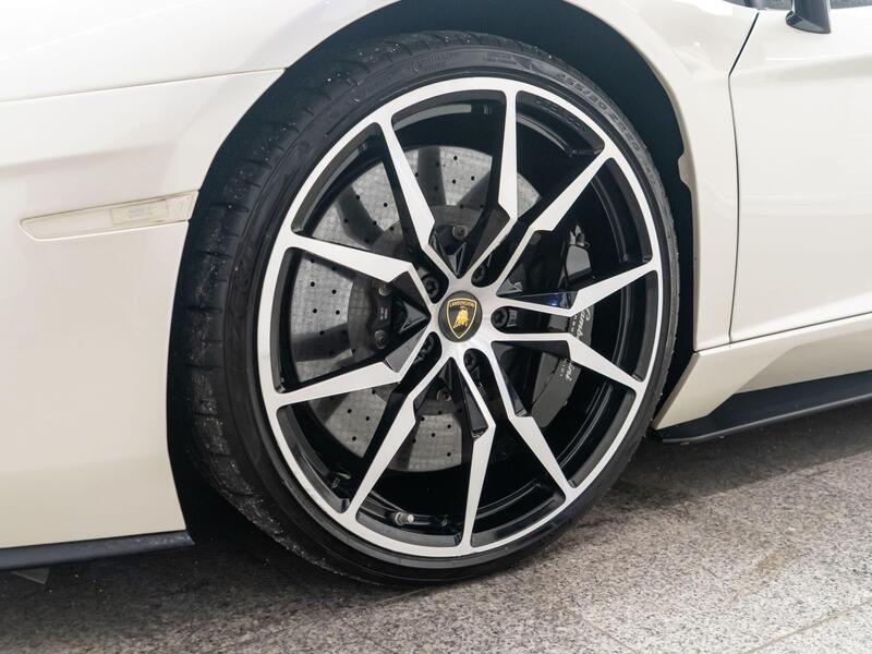 Lamborghini Aventador view 5