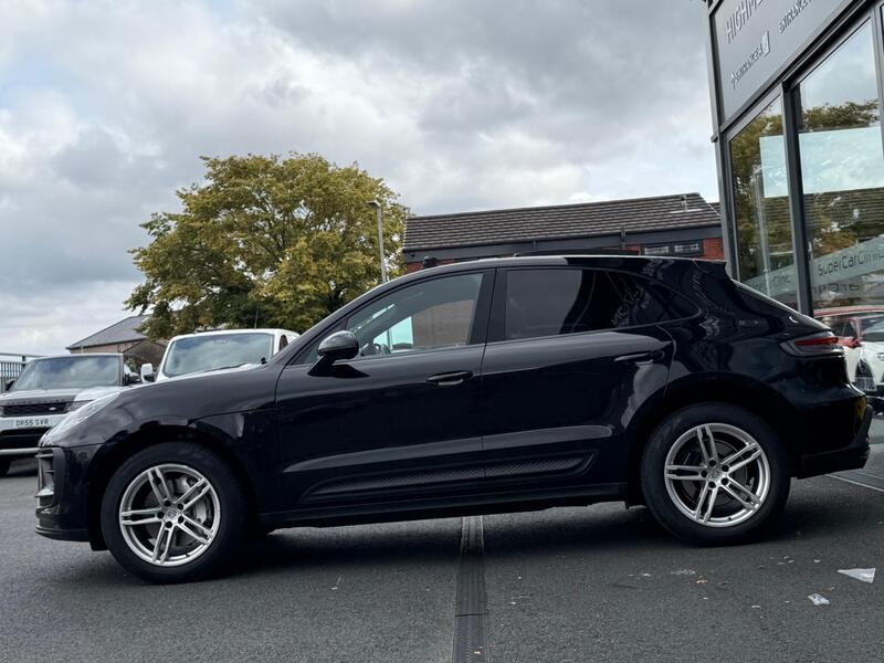 Porsche Macan view 5