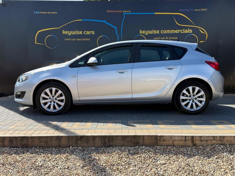 Vauxhall Astra view 2