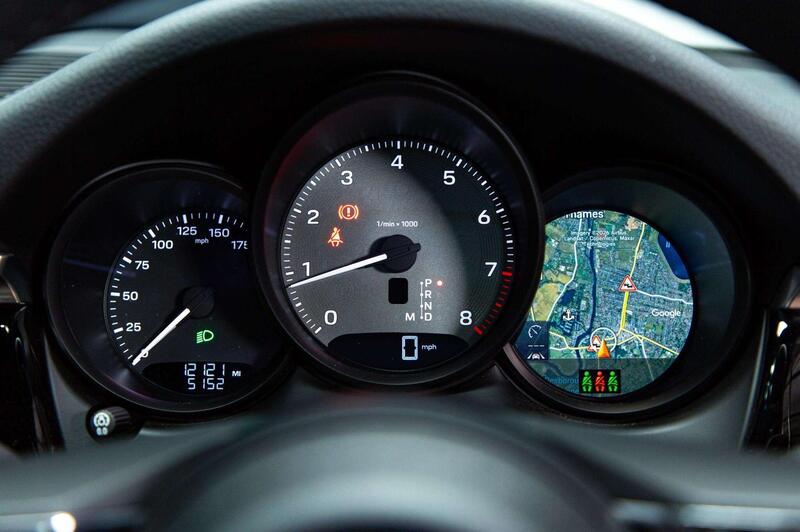 Porsche Macan view 6