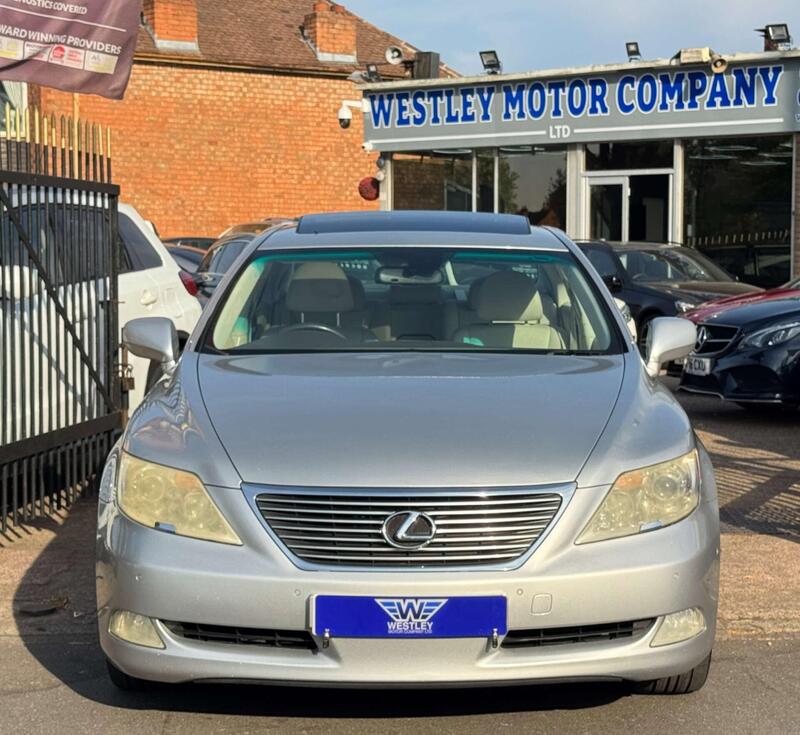 Lexus LS view 3