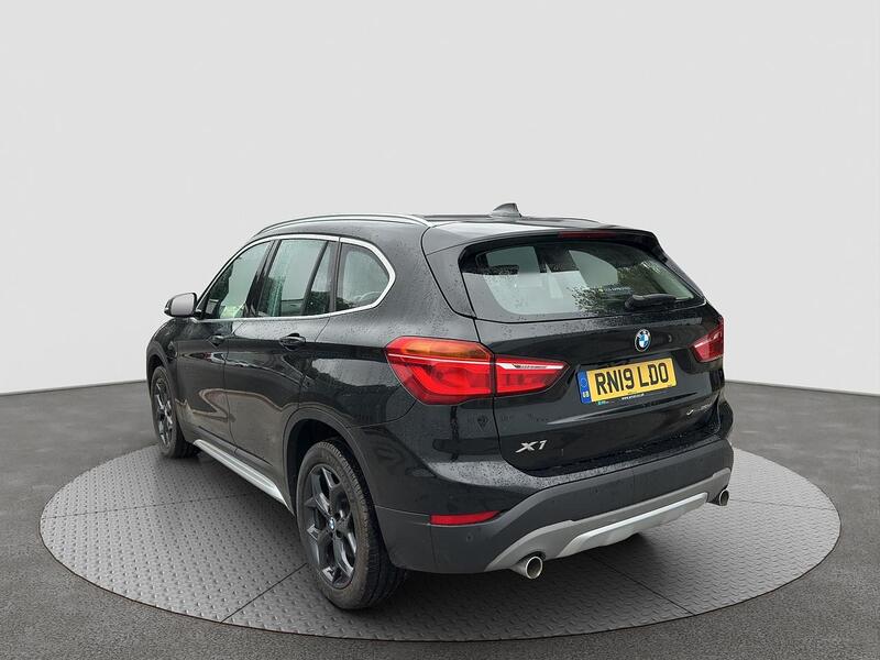 BMW X1 view 5