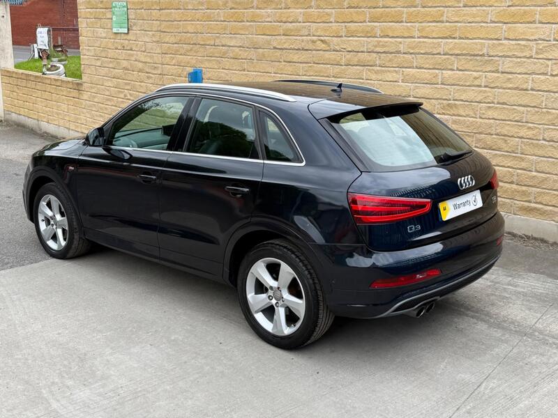 Audi Audi Q3 view 3