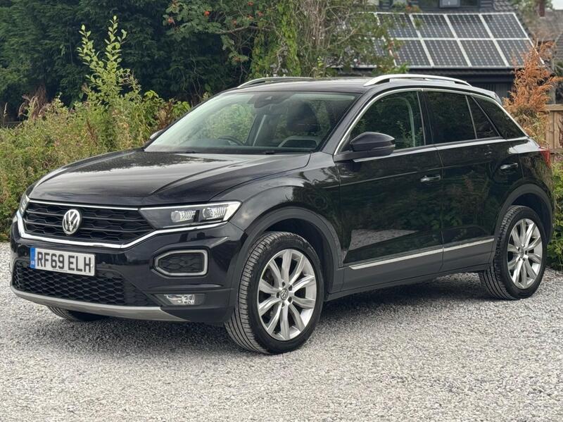 Volkswagen T-Roc view 5