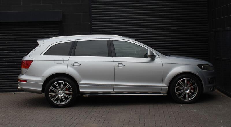 Audi Q7 view 10