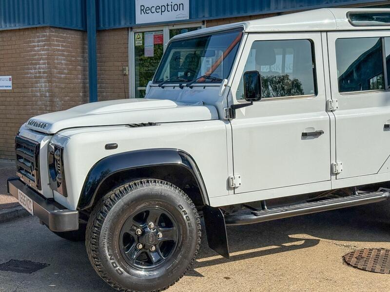 Land Rover Defender view 4