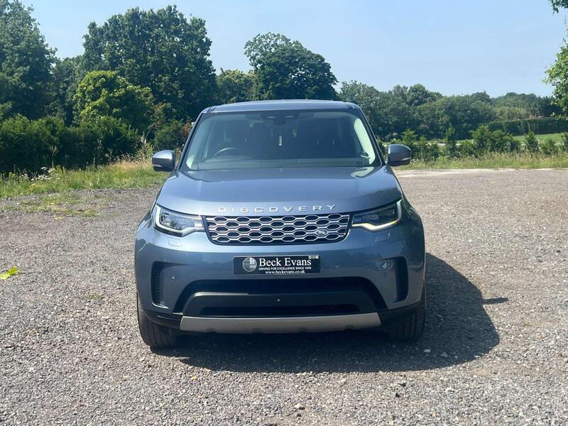 Land Rover Discovery view 2