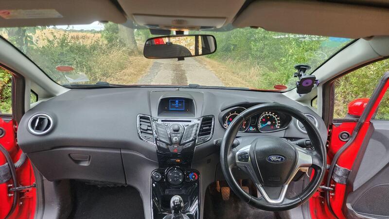 2012 Ford Fiesta — photo 24