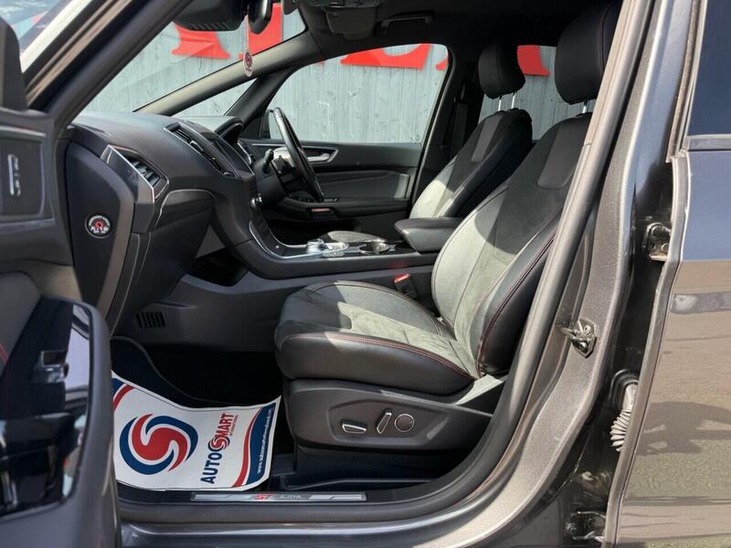 Ford S-Max view 2