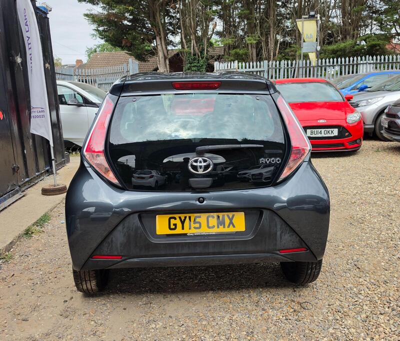 Toyota AYGO 1.0 VVT-i x-play Euro 5 5dr Euro 5 thumbnail 7