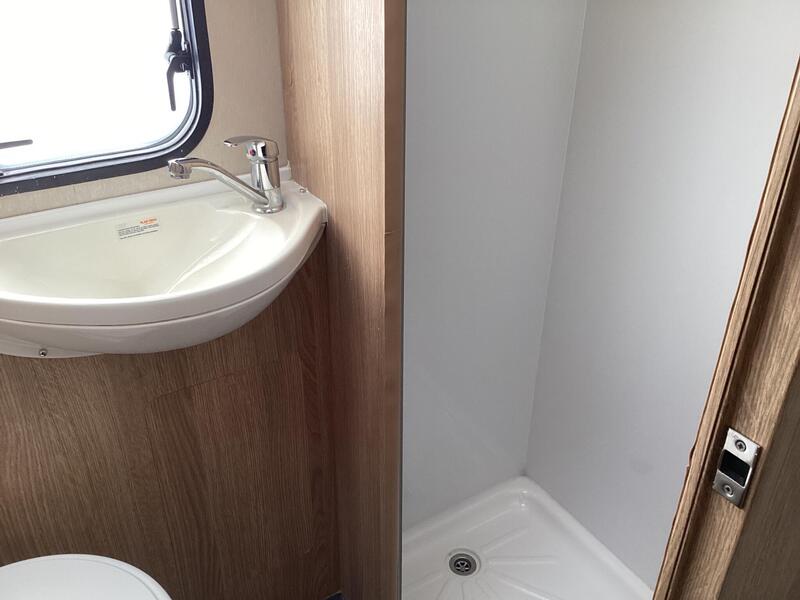 Auto-Trail Imala 730 — image 28