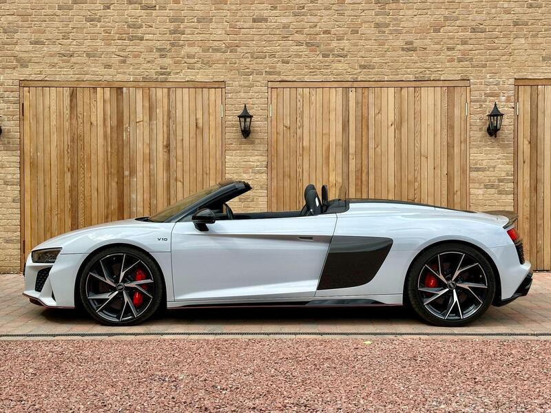 Audi Audi R8 view 4
