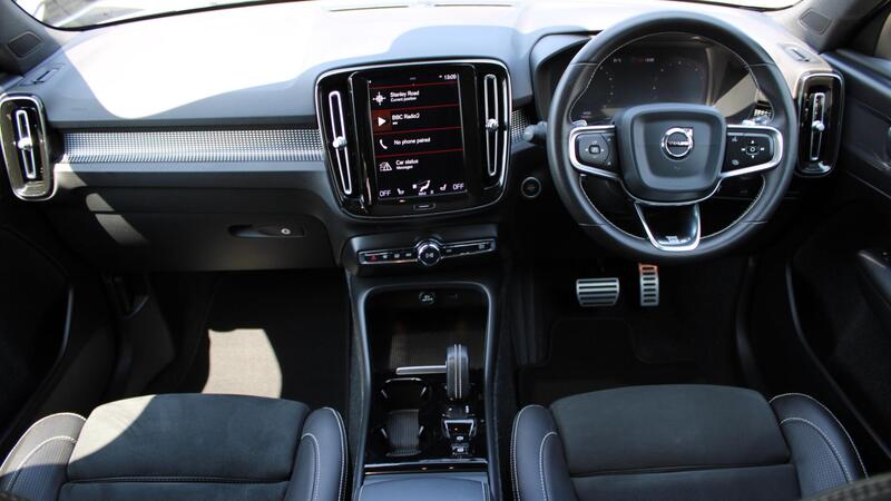 Volvo XC40 view 5